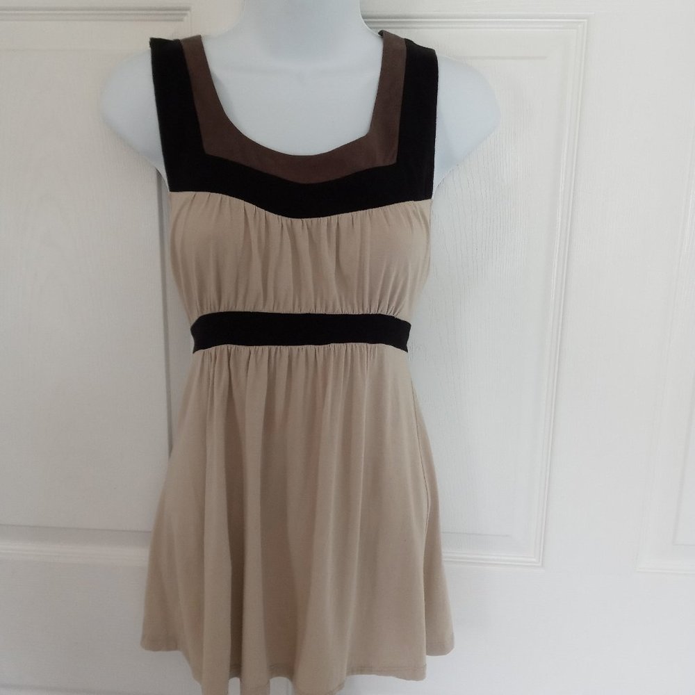 Weavers Tan Sleeveless Top Size Medium